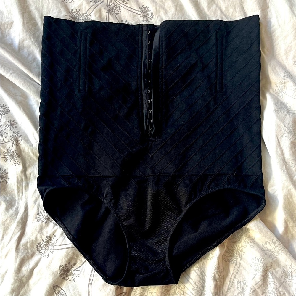Belly Bandit post- C-section undies (size L)